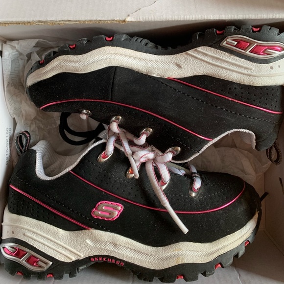 NWT Girls Sketchers Sneakers Size 11 - Picture 1 of 6